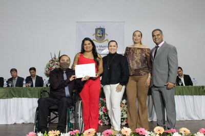21 - Camila Júnia Ferreira - Clínica Familiar Dr. Saúde.jpg