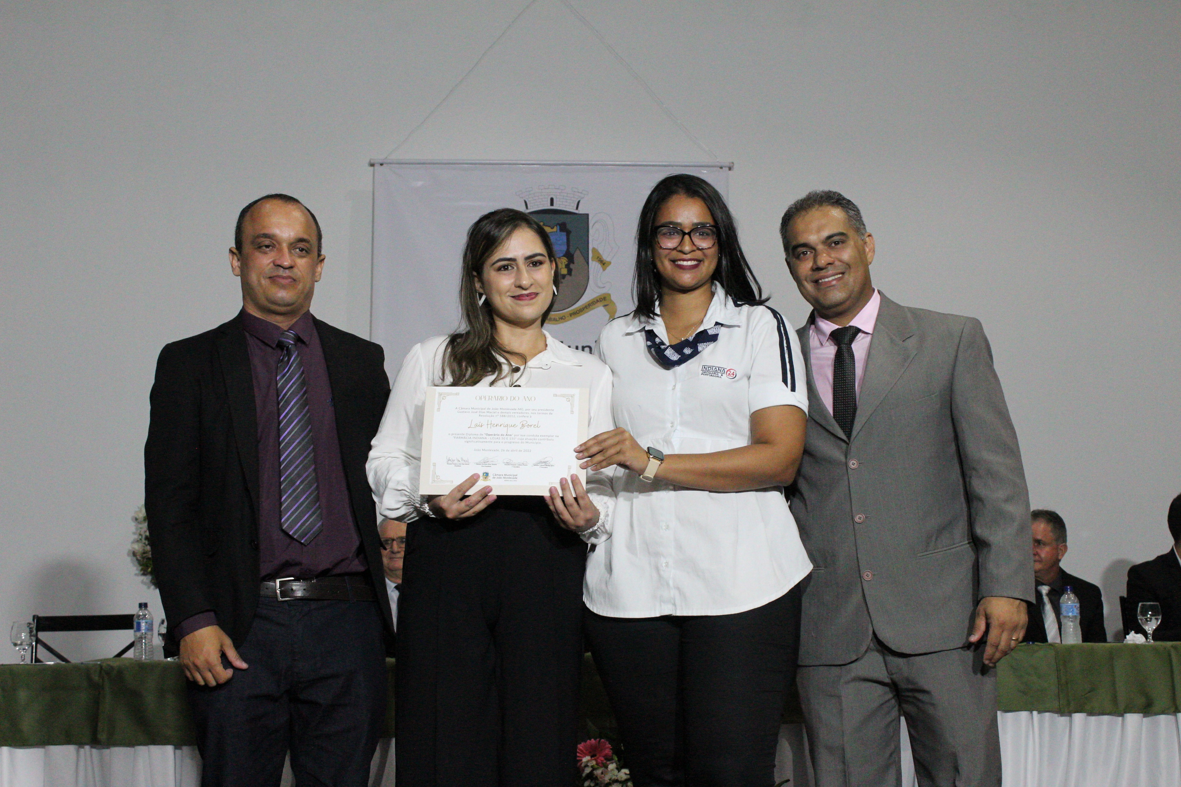 37 - Laís Henrique Borel - Farmácia Indiana Lojas 50 e 110.jpg