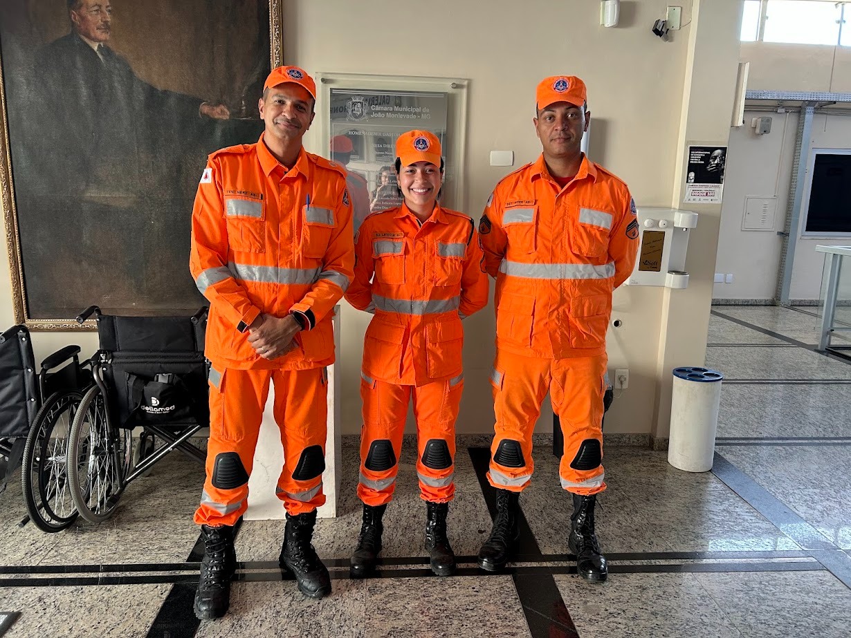 Aprovação de cinco Projetos de Lei e uso da Tribuna Popular