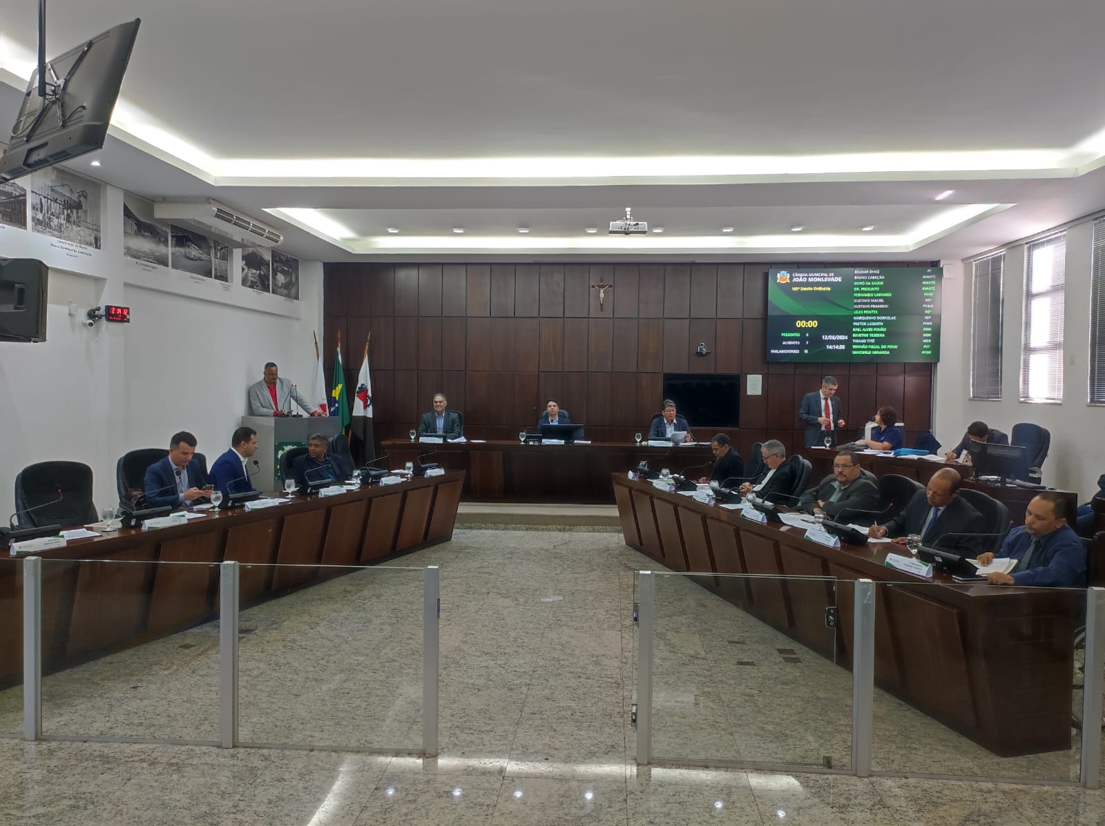 Aprovados projetos que tratam sobre a concessão de meia-entrada para Professores, Forças de Segurança e famílias do CadÚnico em João Monlevade