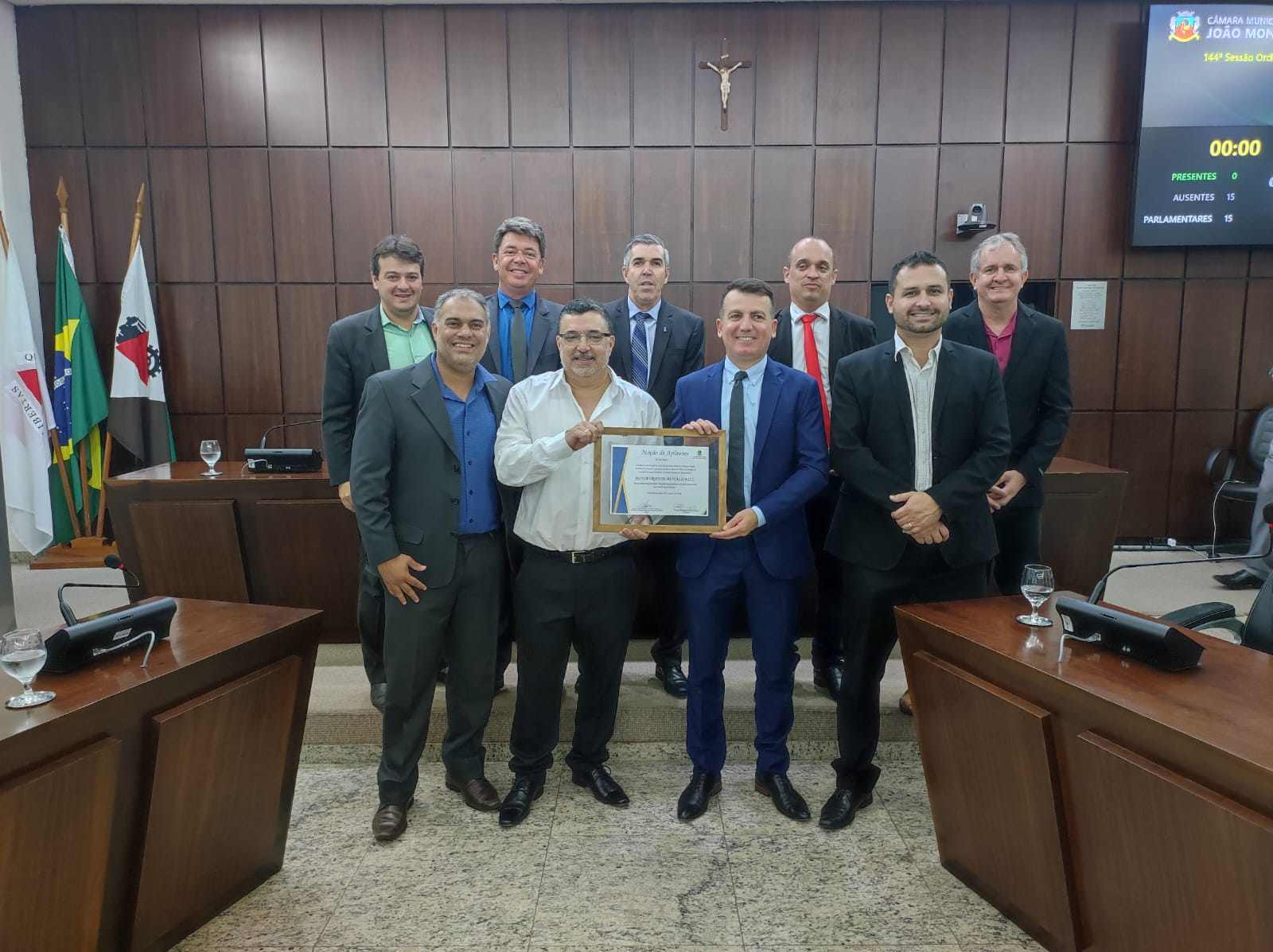 Câmara Municipal de João Monlevade Homenageia Búfalo Bill pelos 34 Anos de Excelência na Gastronomia