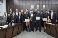 Campeões do levantamento de peso e D+ Produções recebem Moção de Aplausos na Câmara Municipal