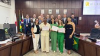 Diploma Mulher Construtora da Democracia é entregue em solenidade especial na Câmara