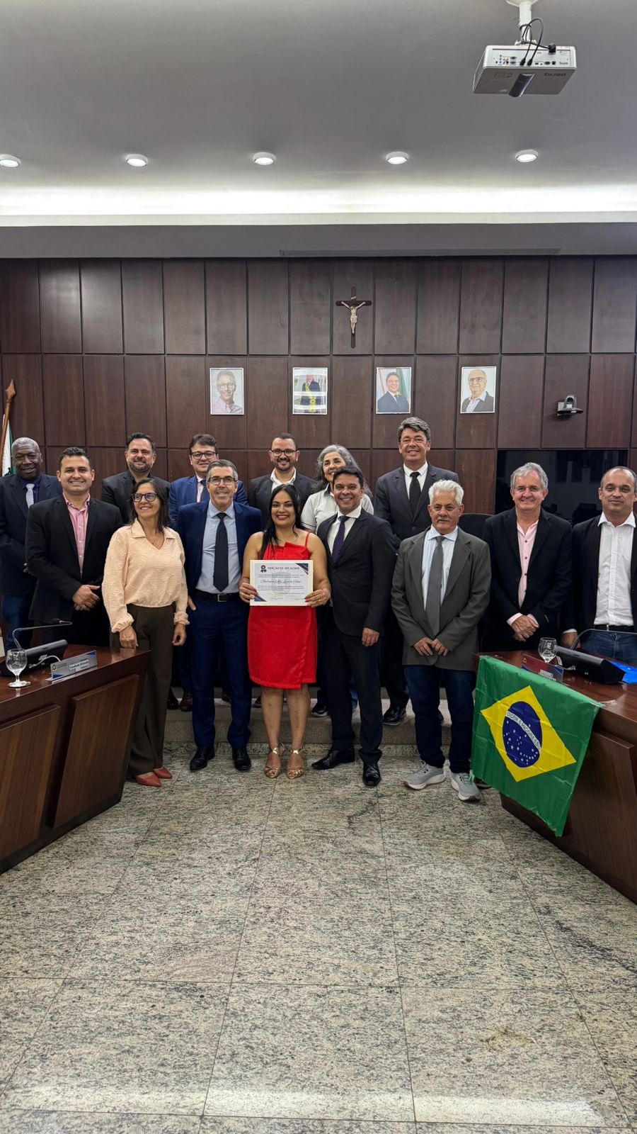 Servidora Pública recebe Moção de Aplausos na Câmara Municipal