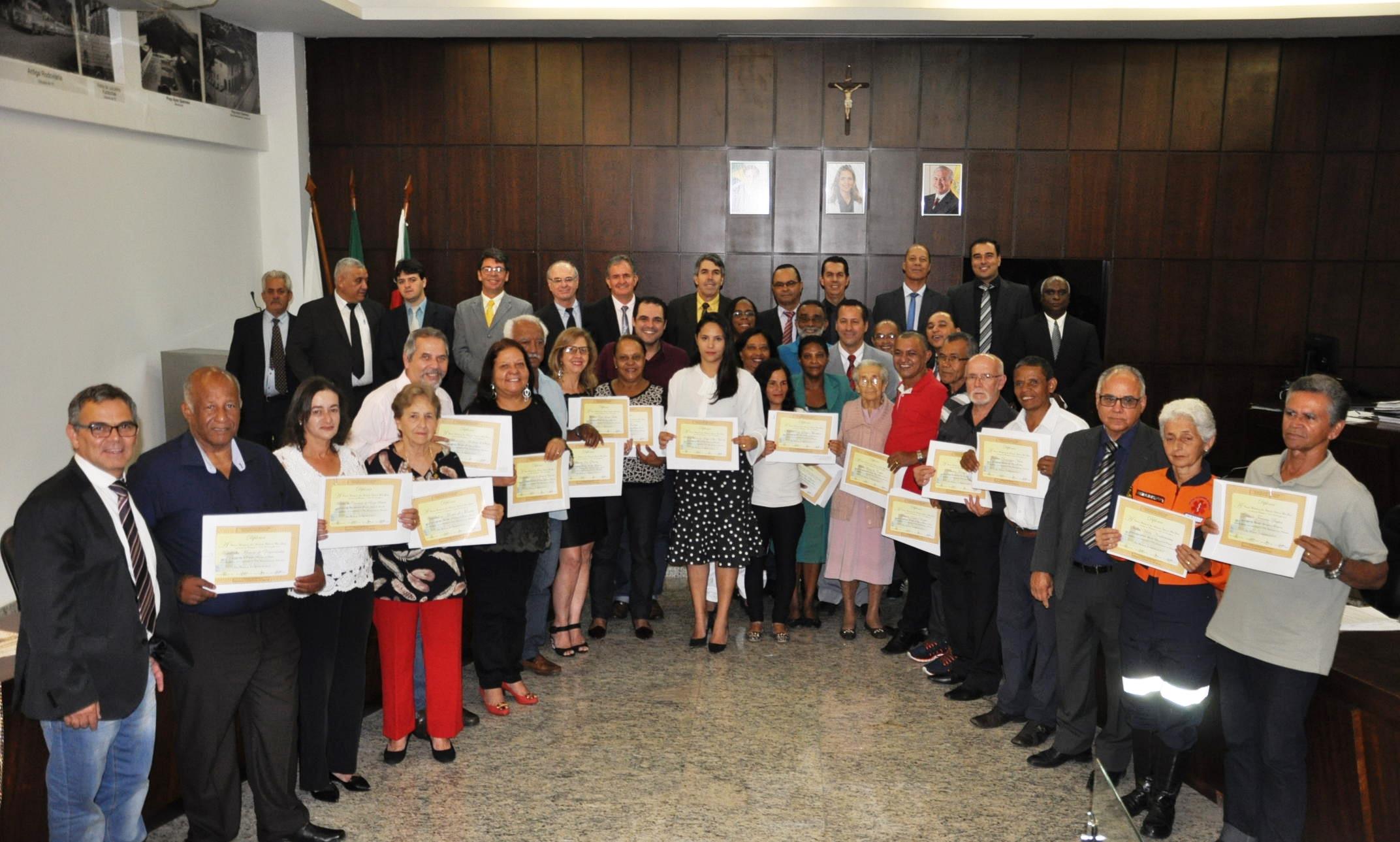 Voluntários são homenageados pela Câmara de João Monlevade